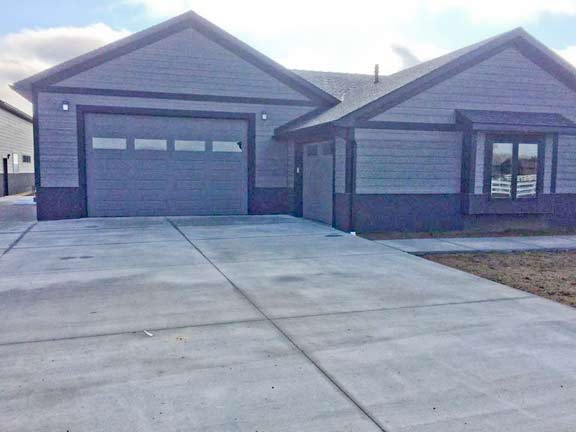 Ryan/Staci - Billings, Montana. Thank You - It was great fun watch your house come together! Great Doors -RC-16's w/glass Great look.
